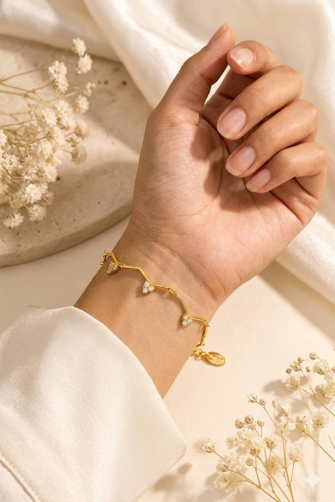 Bracciale con motivo a zigzag e pietre