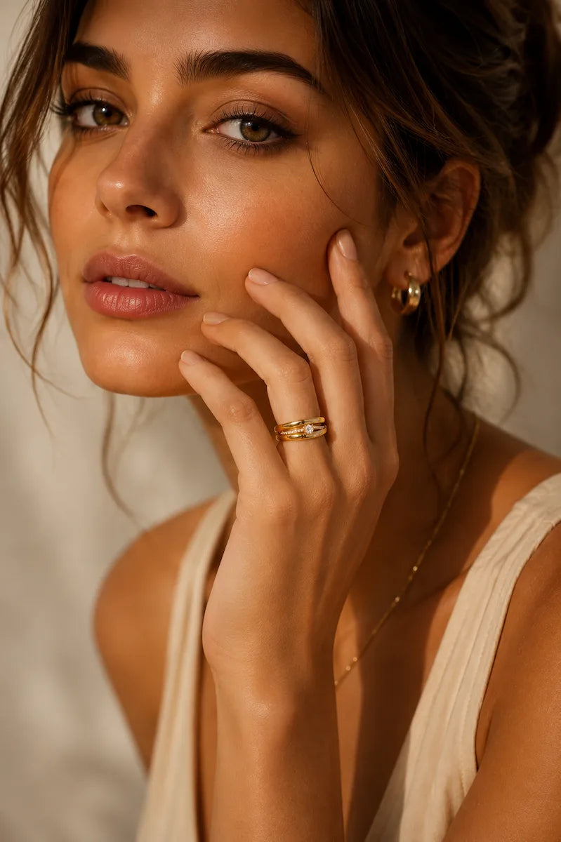 Anello a strati con pietre
