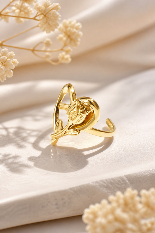 Anello con rosa sul cuore