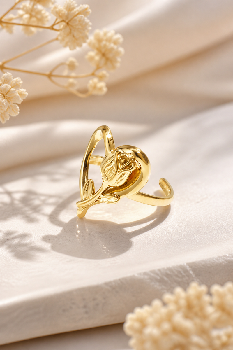 Anello con rosa sul cuore