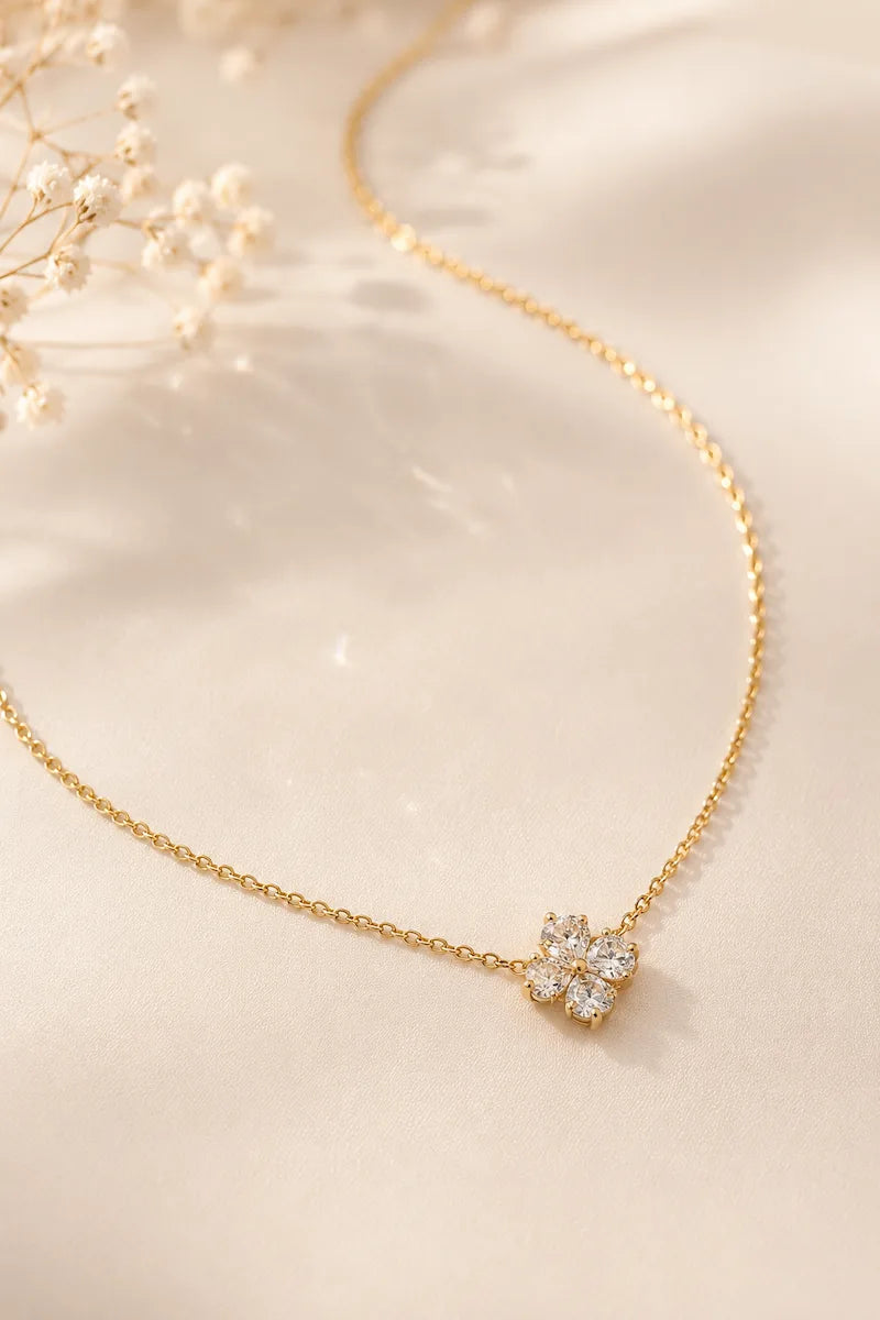 Collana con ciondolo trifoglio