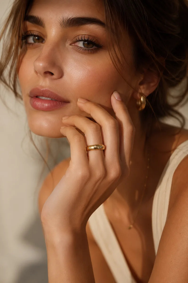 Anello fascia con zirconi costellazione